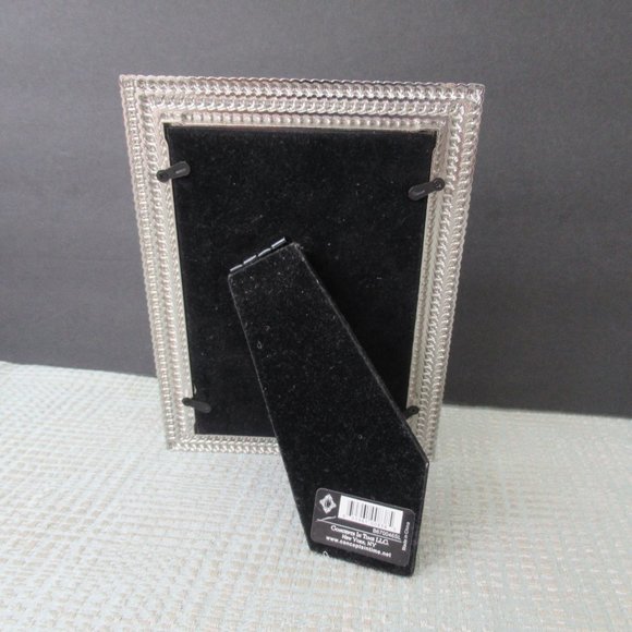 Concepts in Time For Picture Size 4" x 6" Silver Tone Metal Picture Frame - Picture 4 of 9